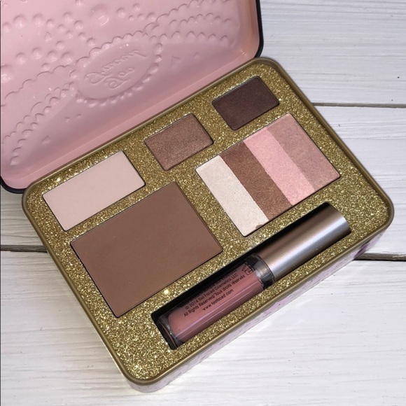 NIB Too Faced Beauty Wishes & Sweet Kisses Palette - Picture 2 of 6